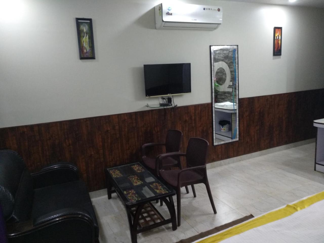 Hotel Rb Palace Dhaulpur Exterior foto