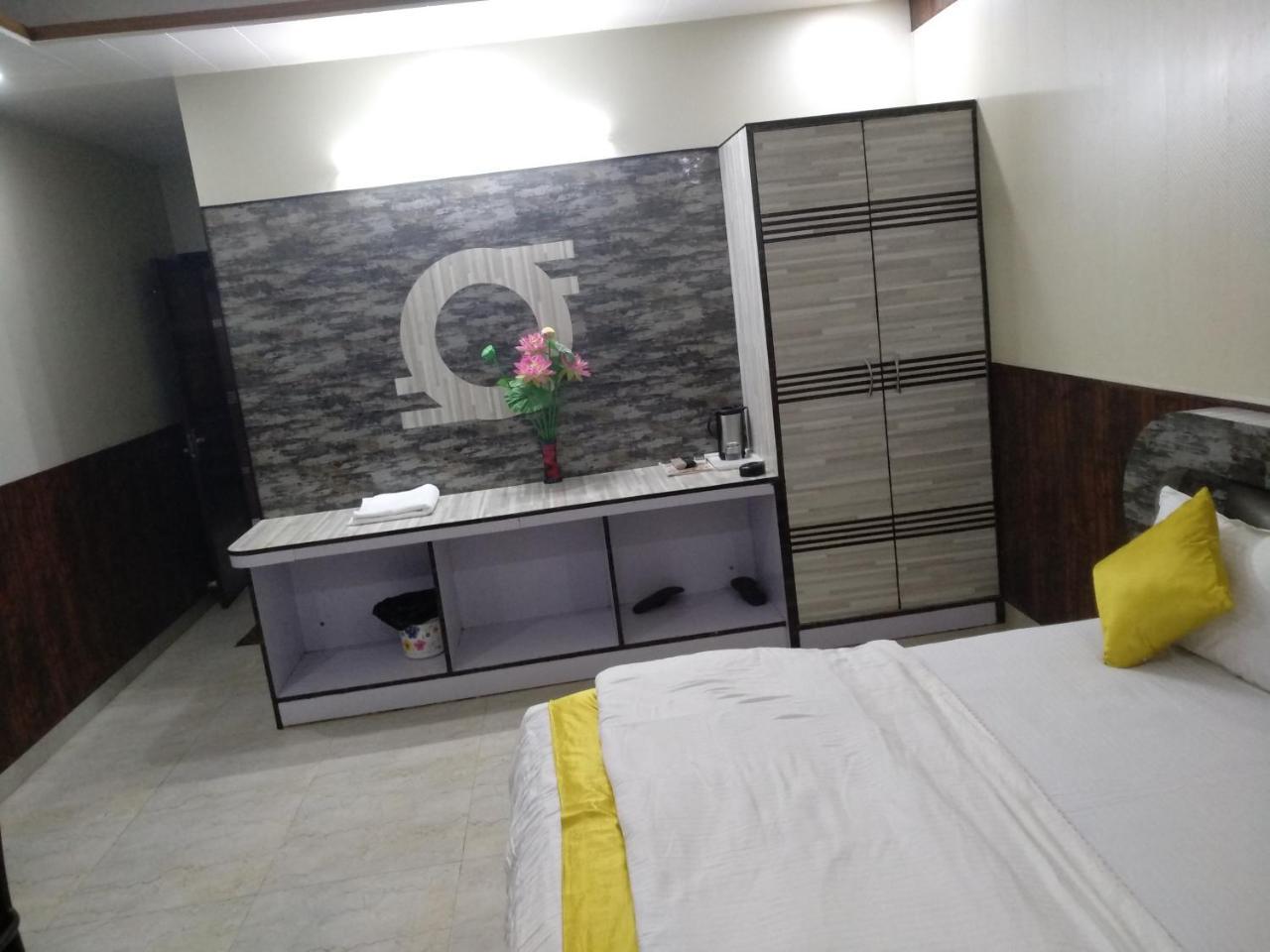 Hotel Rb Palace Dhaulpur Exterior foto