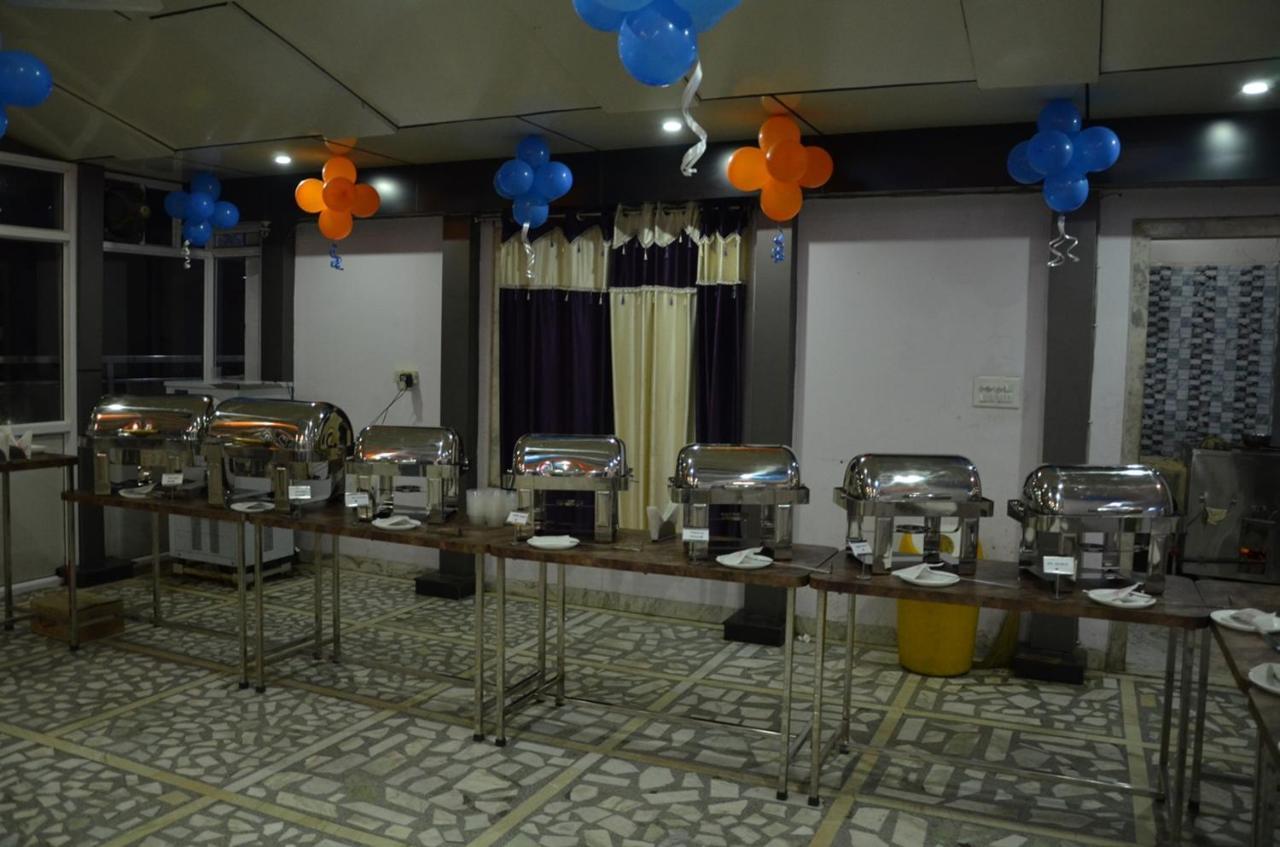 Hotel Rb Palace Dhaulpur Exterior foto