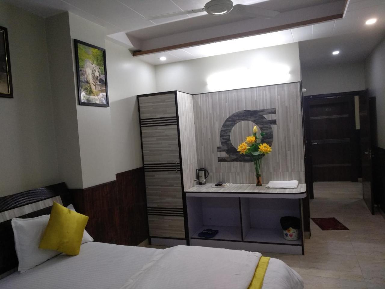 Hotel Rb Palace Dhaulpur Exterior foto