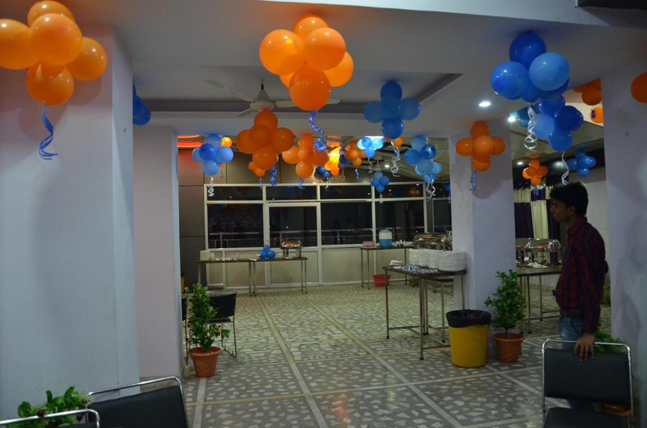 Hotel Rb Palace Dhaulpur Exterior foto