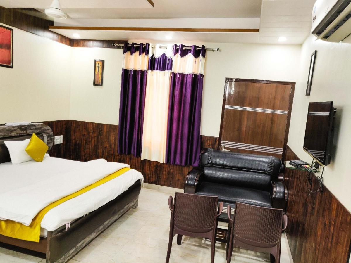 Hotel Rb Palace Dhaulpur Exterior foto